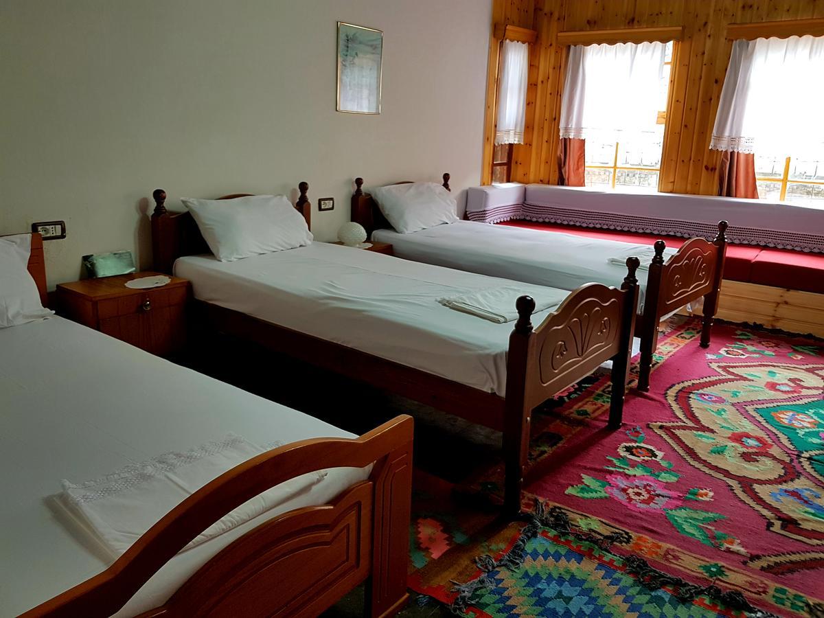 Eva Guesthouse Gjirokaster Luaran gambar