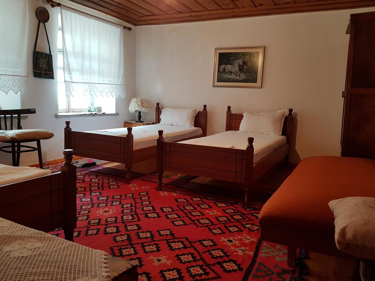 Eva Guesthouse Gjirokaster Luaran gambar